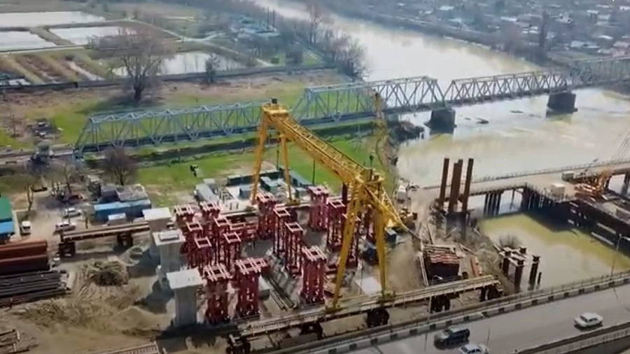 Строительство третьей очереди дублера Яблоновского моста в Краснодаре обойдется почти в 1,7 млрд рублей