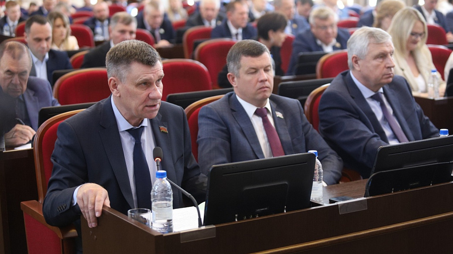 Депутаты ЗСК утвердили увеличение выплат для пяти должностей педработников