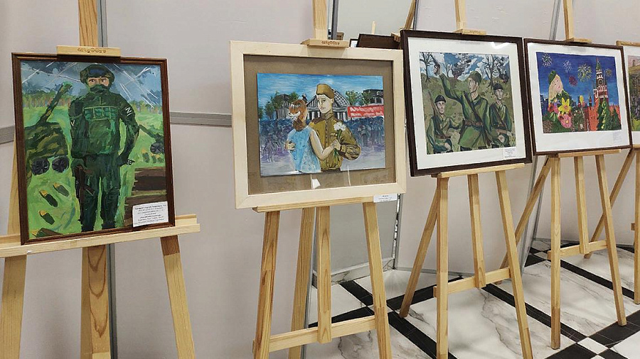 В Краснодаре открылась выставка «Российского детского фонда»