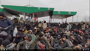 Многотысячная толпа беженцев подошла к КПП на границе Польши и Белоруссии (ВИДЕО)