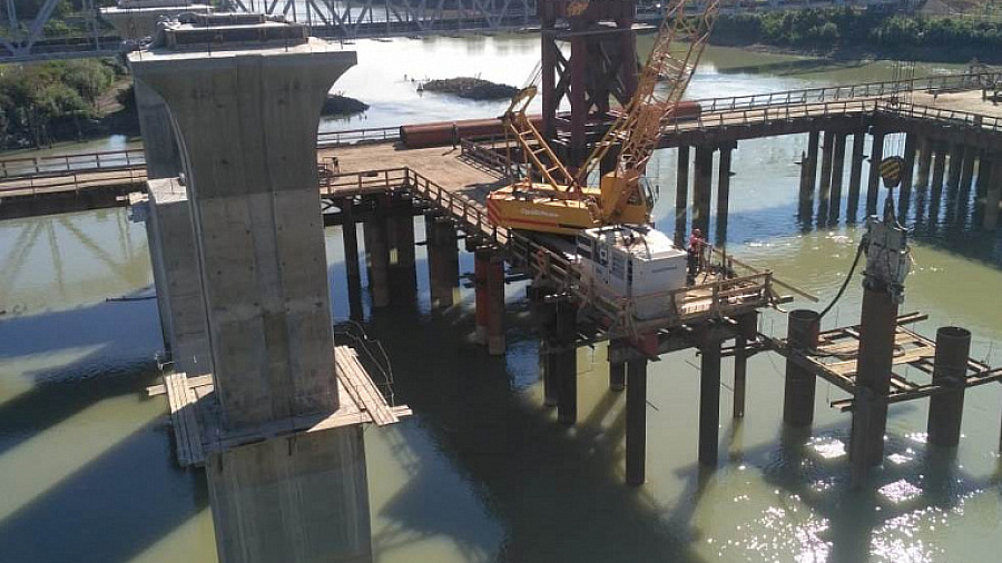 Техническая готовность нового Яблоновского моста составляет 50%