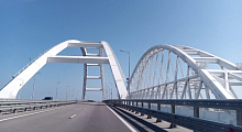 В масштабной пробке на Крымском мосту встали более 500 машин