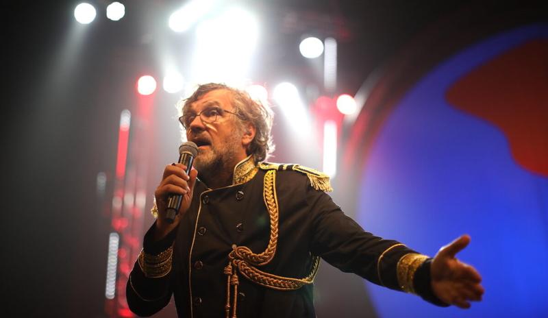 Bitrix 139517: 1.-Foto-Emir-Kusturica-_-The-No-Smoking-Orchestra-_new.thenosmokingorchestra.com_.jpeg