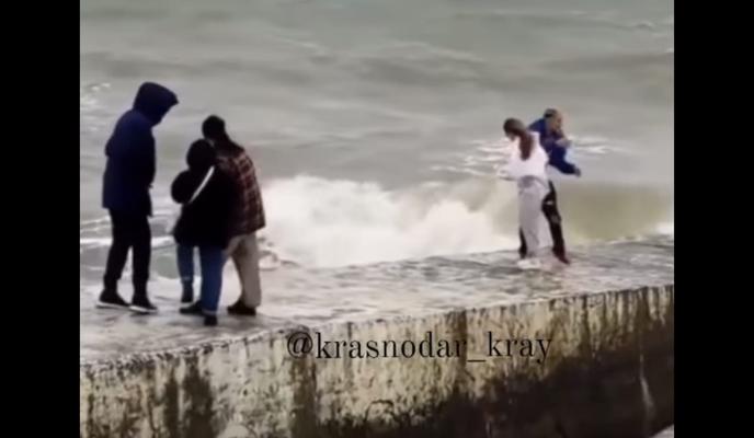 Bitrix 112821: 204wENQXkCA.jpg