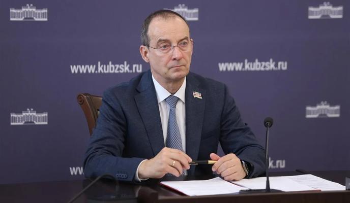 32f4227d-a1f5-4b10-a8d1-73a4903e532d