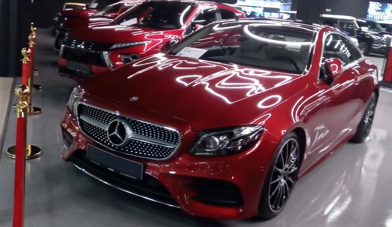 Автосалон, автомобили