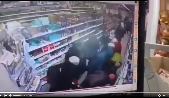 Bitrix 114729: Davka-v-magazine-iz_za-sakhara.jpg