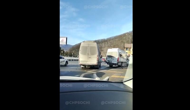 Bitrix 128495: Dve-marshturki-stolknulis-v-Sochi.jpg