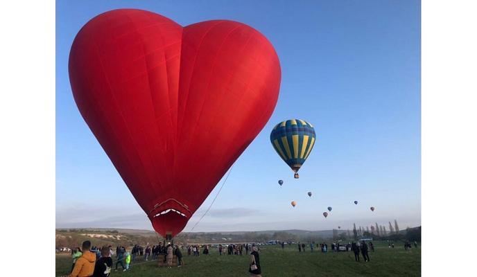 Bitrix 96131: FttYbyCowU4.jpg