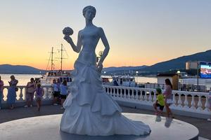 Bitrix 152104: Gelendzhik-naberezhnaya-belaya-nevesta.jpeg