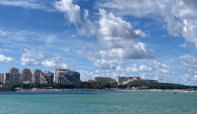 Bitrix 146632: Gelendzhik-vid-na-more-i-gorod.JPG