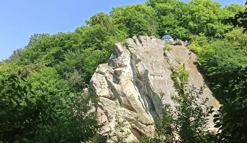Bitrix 158587: Goryachiy-Klyuch-gora-Petushok.jpeg