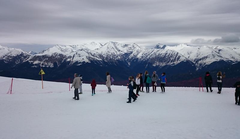 Bitrix 167963: Krasnaya-polyana-Sochi-gory-sneg-lyudi.jpeg