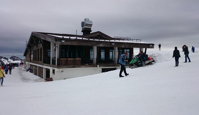 Bitrix 179229: Krasnaya-polyana-Sochi-Roza-khutor-sneg-lyudi1.jpeg