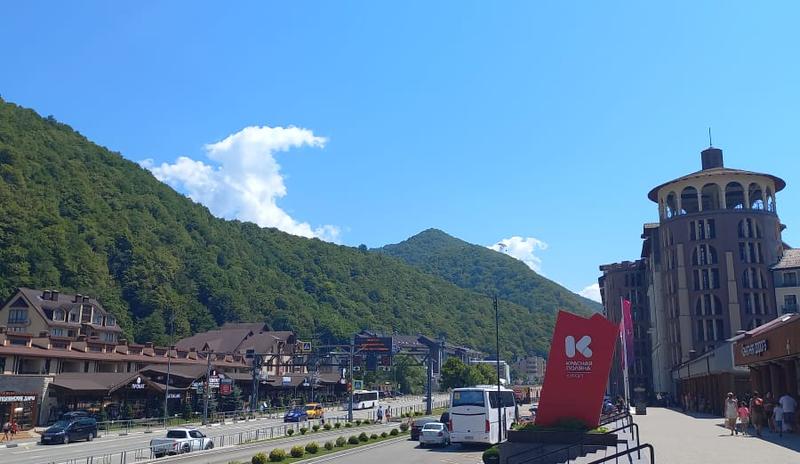 Bitrix 149329: Krasnaya-polyana-gory.jpeg