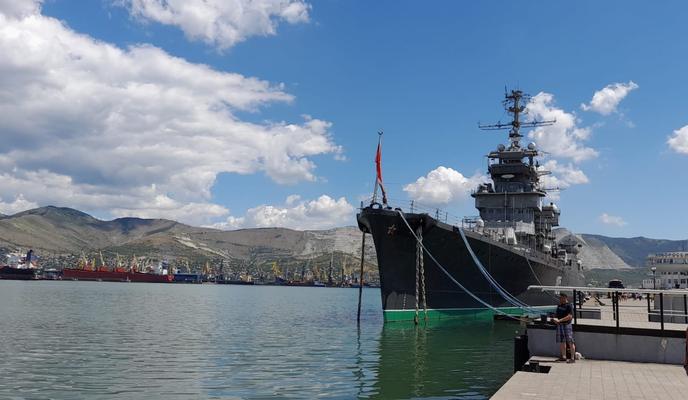 Bitrix 122076: Novorossiysk-port-korabl.jpeg