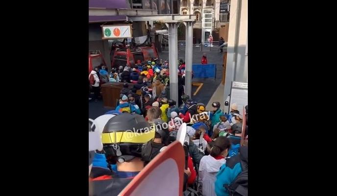 Bitrix 129186: Ochered-na-podemniki.jpg