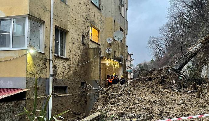 Bitrix 112879: Ololzen-zavalil-mnogoetazhku.jpg