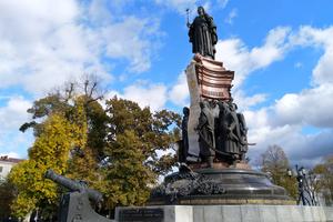 Bitrix 126665: Pamyatnik-Ekaterine1.jpg