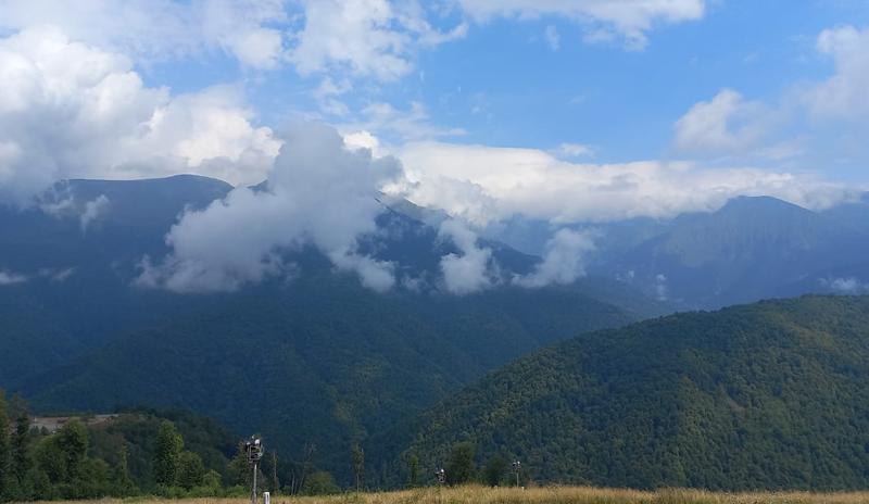 Bitrix 133079: Roza-KHutor-Krasnaya-Polyana-Sochi-gory2.jpeg