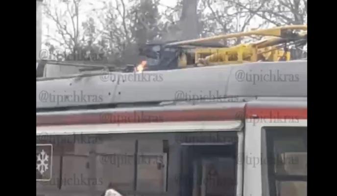 Bitrix 145908: UDRNaaHVbt8.jpg