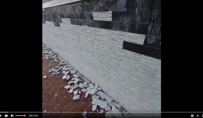 Bitrix 112542: V-Novorosiyske-rassypaetsya-detskaya-ploshchadka.jpg