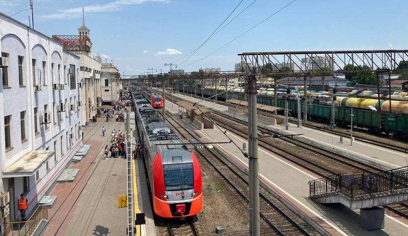 Bitrix 119897: Vokzal-Krasnodar-poezd-perron.jpeg