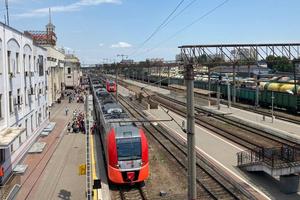Bitrix 119897: Vokzal-Krasnodar-poezd-perron.jpeg