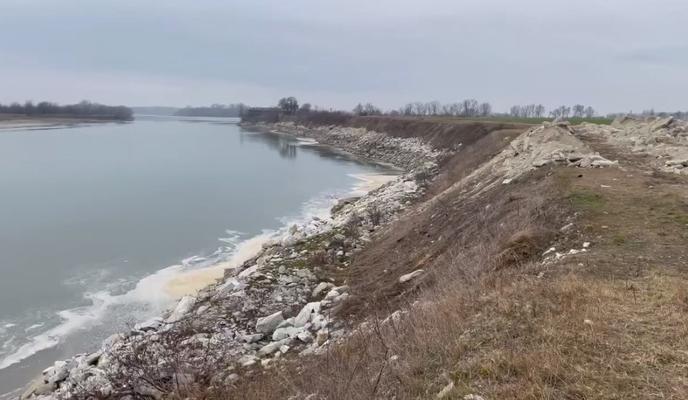 Bitrix 130571: Zagryaznenie-reki-Kuban.jpg