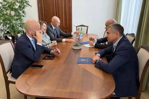 Руппель обсудил с главой АЕБ инвестиции и подписание соглашения с краем