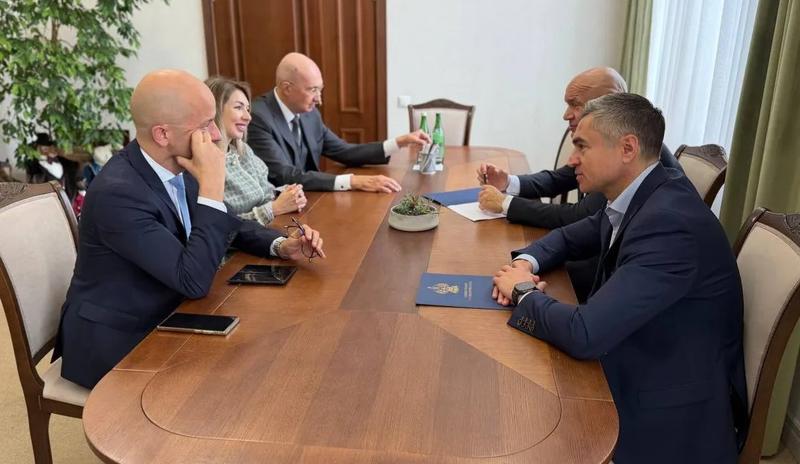 Руппель обсудил с главой АЕБ инвестиции и подписание соглашения с краем