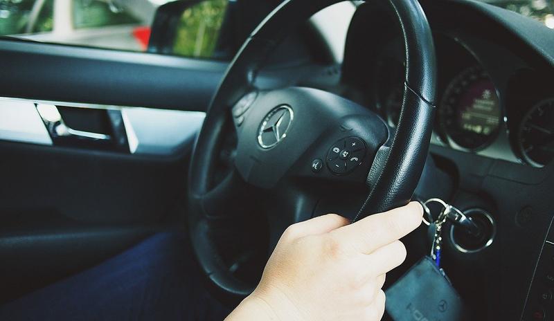 Bitrix 115382: car_g0f2f4c3cc_1280.jpg