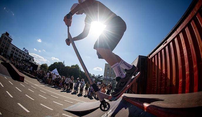 Bitrix 138804: chely-na-samokate.jpg