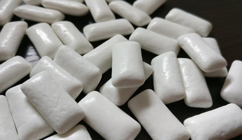 Bitrix 108975: chewing_gum_g0eba39435_1280.jpg