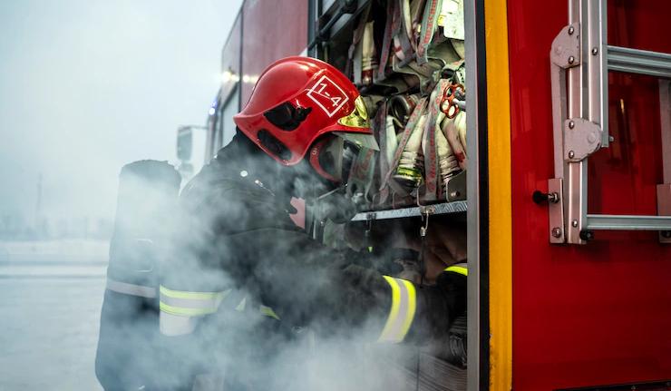 Bitrix 170125: firefighter_ready_his_mission_23_2149237344.webp