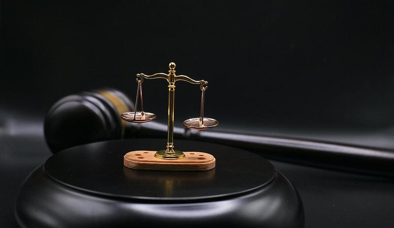 Bitrix 153317: gavel_7499911_1280.jpg