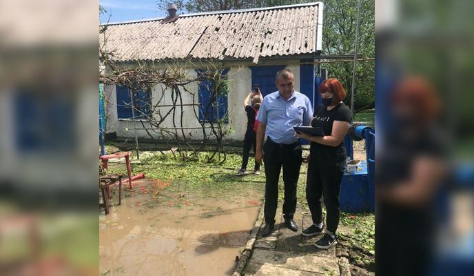 Bitrix 98211: gubernatorfotoins.jpg