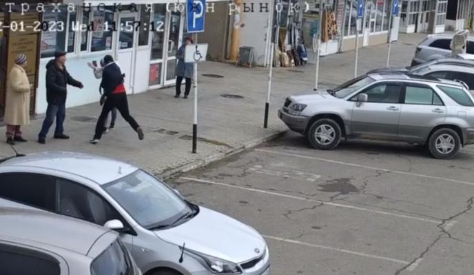 Bitrix 129332: izbil-zhenshchinu.jpg