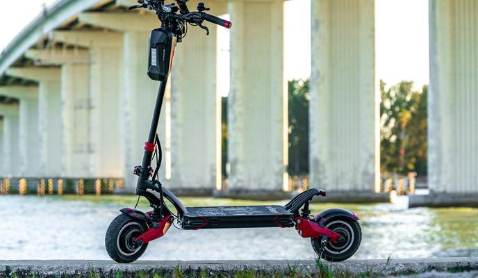 Bitrix 106869: pexels_varla_scooter_9463263.jpg