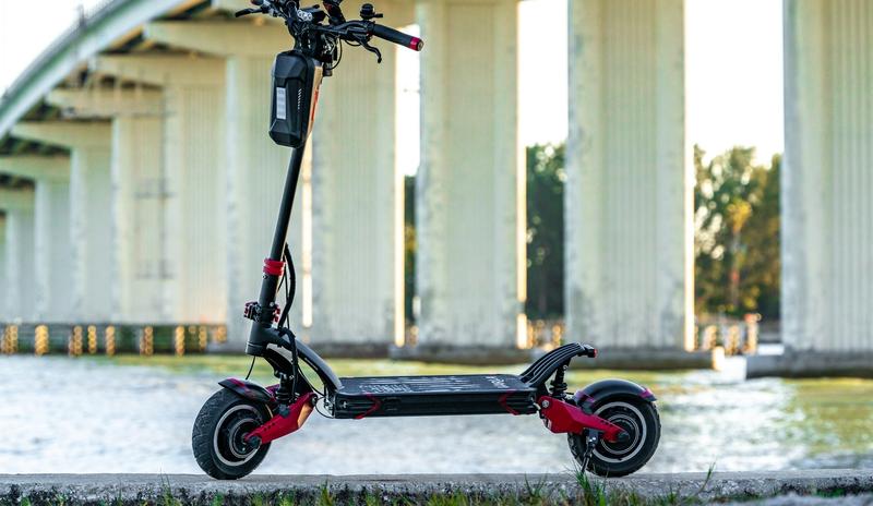 Bitrix 106869: pexels_varla_scooter_9463263.jpg