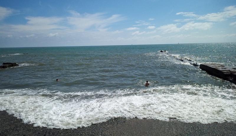 Bitrix 132976: plyazh-v-Sochi.jpeg