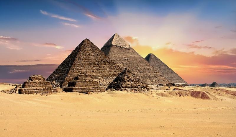 Bitrix 95018: pyramids_2159286_1280.jpg