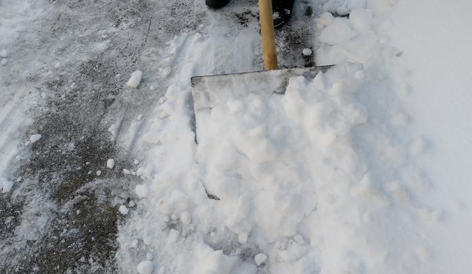 Bitrix 144598: sneg-lopata.jpg