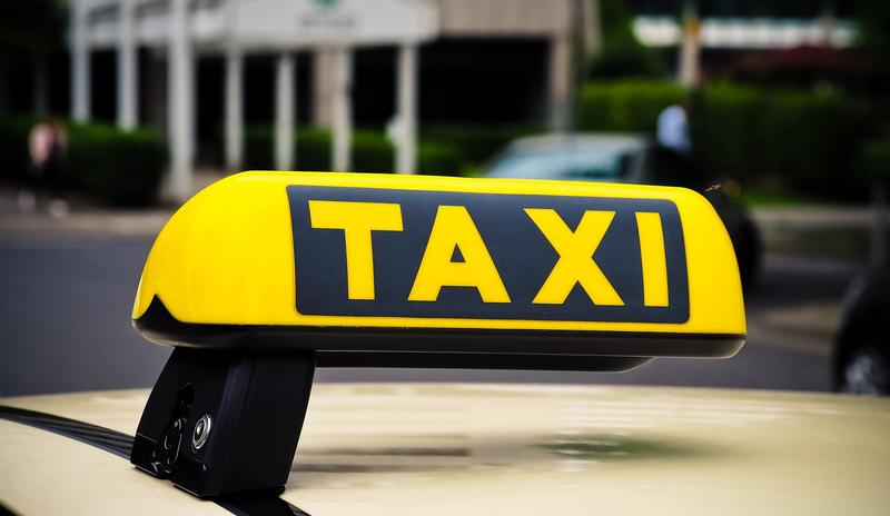 Bitrix 88454: taxi_3504010_1920.jpg