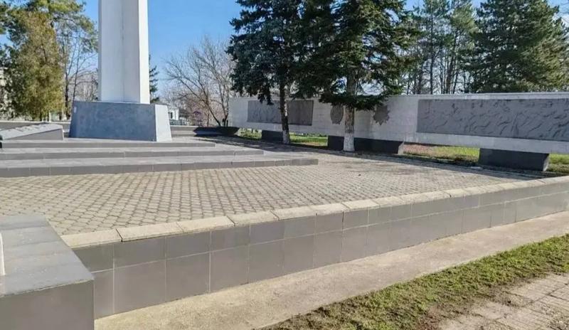 В Павловском районе устранили повреждения памятника Великой Отечественной войны