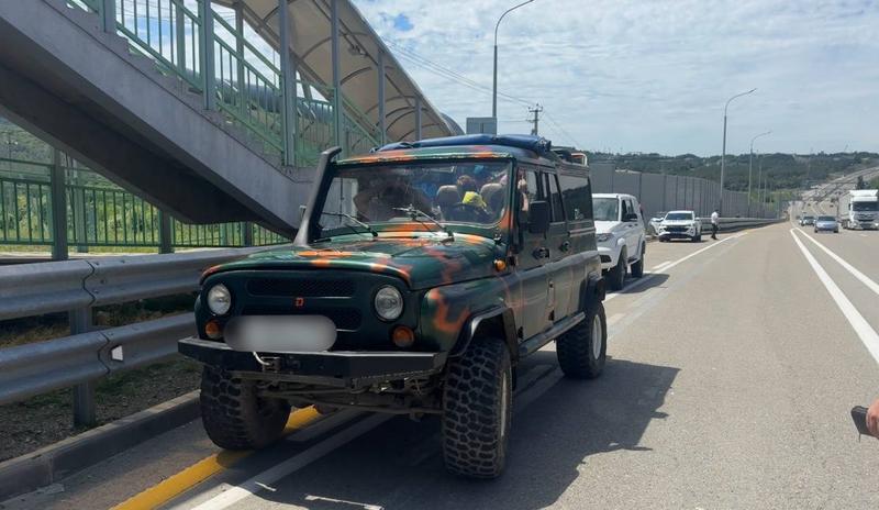 В Геленджике полиция пресекла нелегальную перевозку туристов на джипах