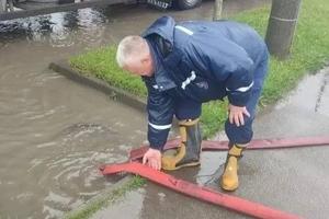 Более 50 специалистов устраняют последствия ливней в Краснодаре