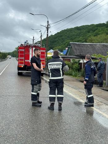 Вода затопила дворы в Архипо-Осиповском округе после ливня