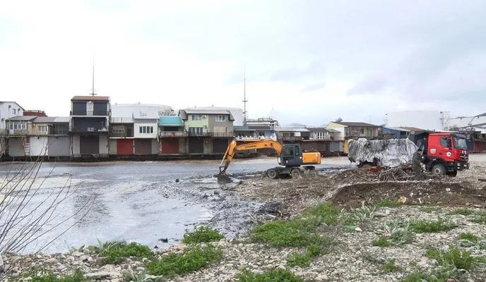 Замглавы Кубани координирует ликвидацию разлива нефти в Туапсе