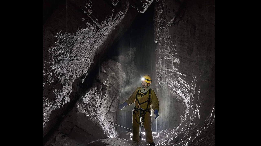 В Национальном парке Сочи спелеологи со всей страны исследовали пещеры